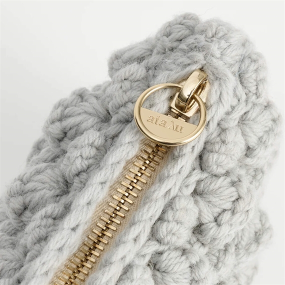 Aiayu Mala Pung, Warm Grey