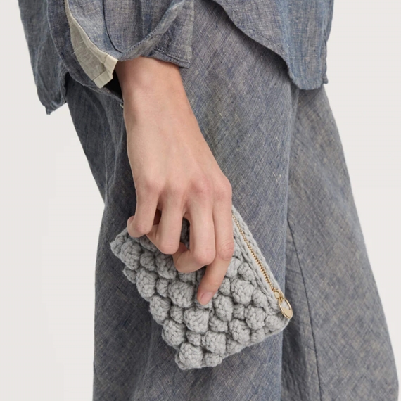 Aiayu Mala Pung, Warm Grey
