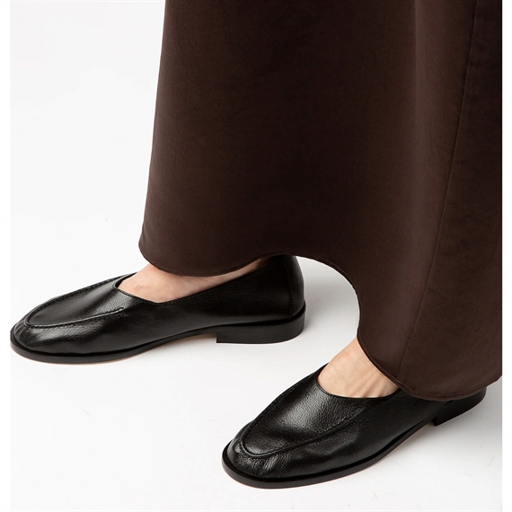 Hereu Juliol W Supple Shiny Loafer, Sort