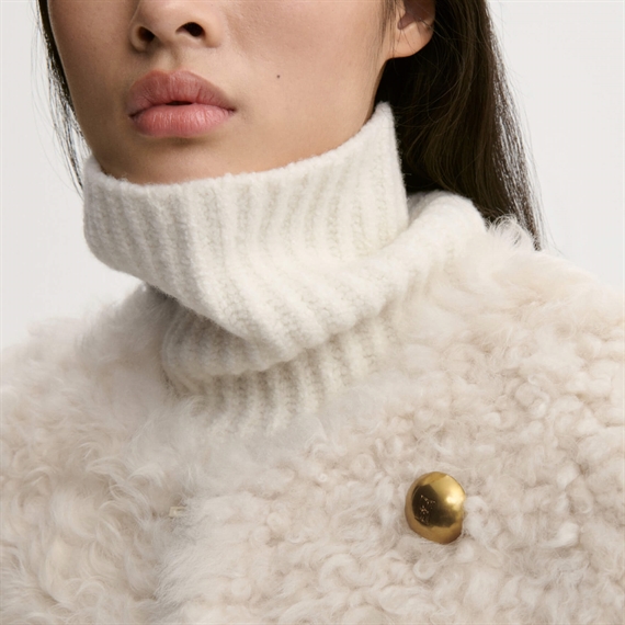 By Malene Birger Ola Broche, Guld