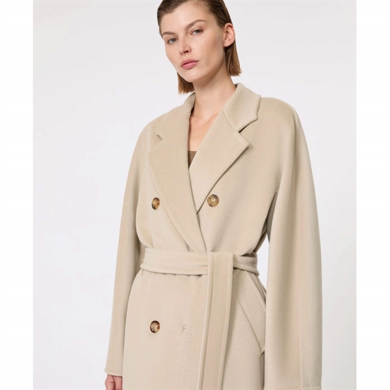 Max Mara Madame Frakke, Sand